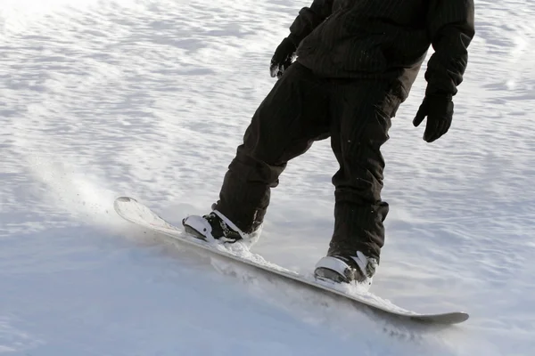 Człowiek na snowboardzie — Zdjęcie stockowe