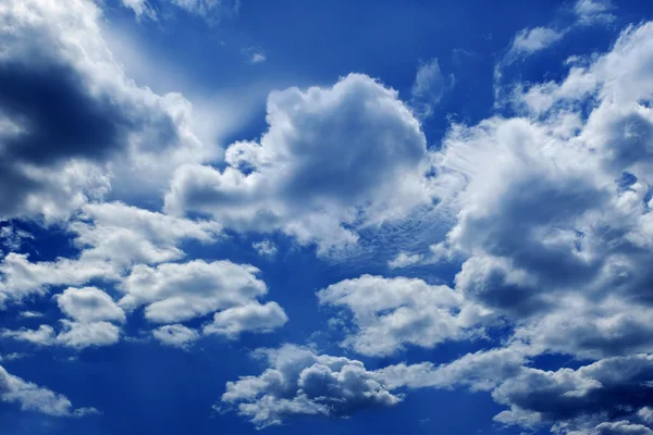 Clouds and a blue sky — Stock Photo, Image