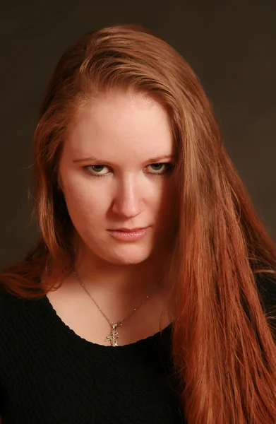 Retrato de uma jovem com cabelo muito longo Fotografia De Stock