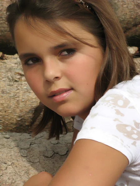 Portret van een jong meisje — Stockfoto