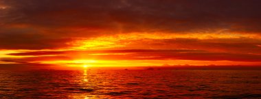 Sea sunset idyll clipart