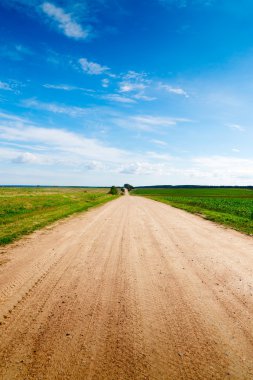 yeşil tepeler için uzun bir yol.