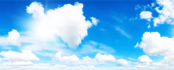 Cloudscape. Blue sky and white cloud. — Stock Photo, Image