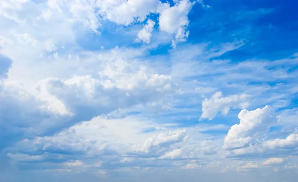 Cloudscape Ημέρα Μπλε Ουρανό Και Λευκό Σύννεφο — Φωτογραφία Αρχείου