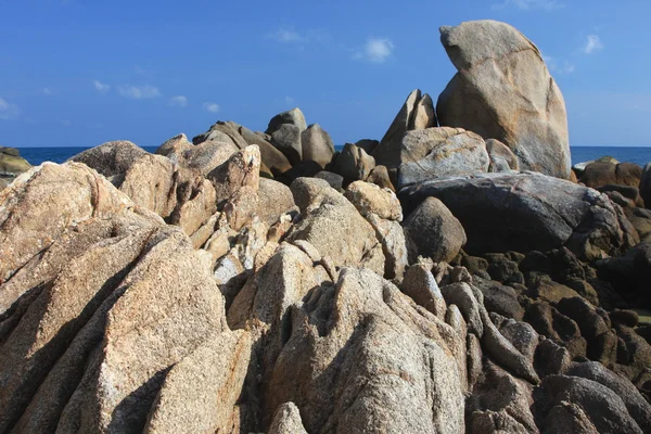 岩石上苏梅岛 — 图库照片