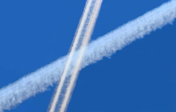 Crossing Two Vaportrails Blue Sky — Stock Photo, Image