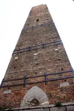 Garisenda Kulesi