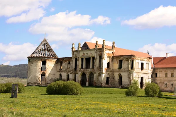 Сцена с замком Бонтида в руинах — стоковое фото