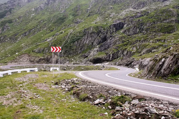 Curva peligrosa de la carretera de Transfagarasan — Foto de Stock