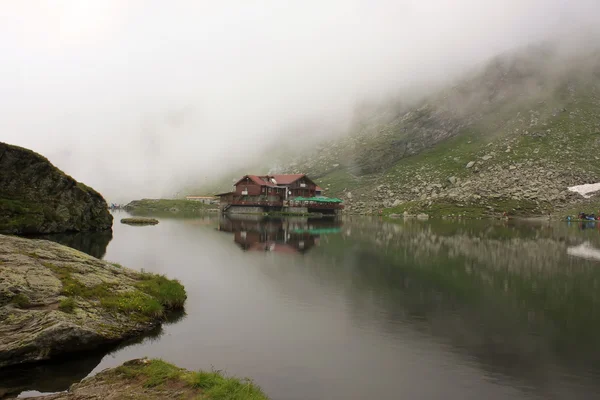 Balea Chalet Och Sjön Från Karpaterna Rumänien — Stockfoto