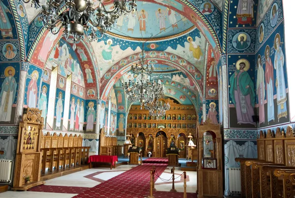 Scène in interieur van orthodoxe kerk van sambata — Stockfoto