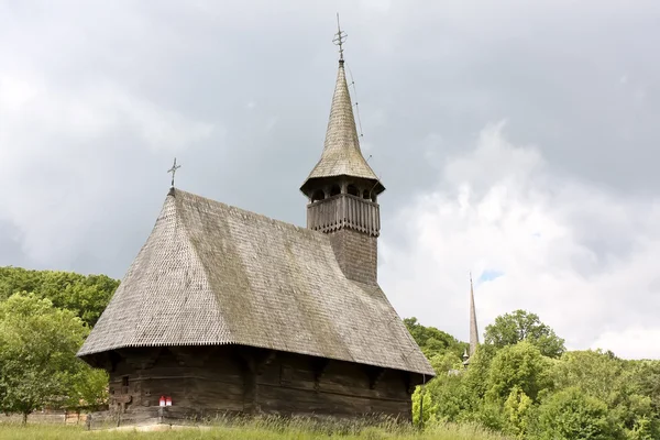 Transilvanya Ahşaptan Laik Kilisesi Ile Sahne — Stok fotoğraf