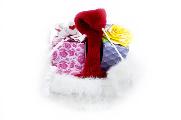 Mütze und Geschenke — Stockfoto
