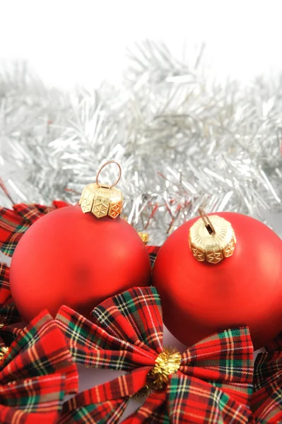 Duas bolas de Natal vermelhas — Fotografia de Stock