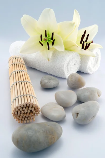 White towels and stones — Stock Photo, Image