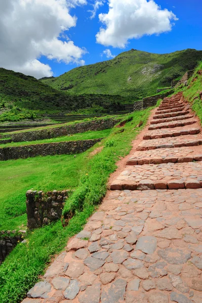 Πέτρινο pathfoot στην αρχαία πόλη του Περού — Φωτογραφία Αρχείου