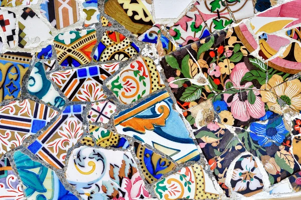 Gaudi mosaico no parque Guell em Barcelona, Espanha — Fotografia de Stock