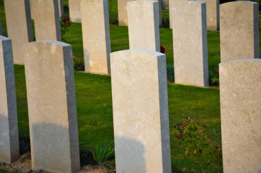 maricourt mezarlığı graves