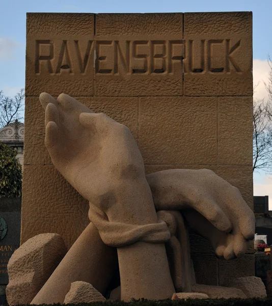 Monumento al Holocausto de Ravensbruck en Pere Lachaise — Foto de Stock