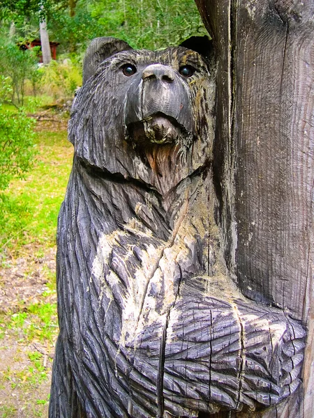 Rzeźba niedźwiedzia — Zdjęcie stockowe