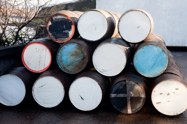 Pila Barriles Whisky Fuera Destilería — Foto de Stock