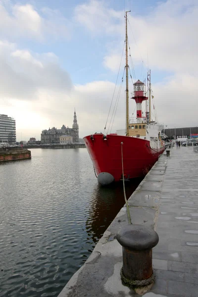 Schiff im Hafen von Antwerpen — Stockfoto