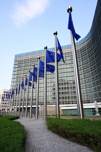 Evropské vlajky v bruselských — Stock fotografie