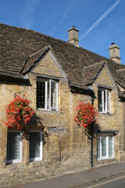 castle combe tipik cotswolds evleri