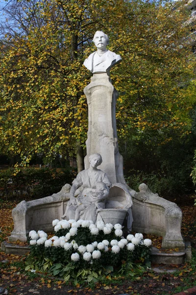 Estatua de J. J. Rousseau en Lille — Foto de Stock