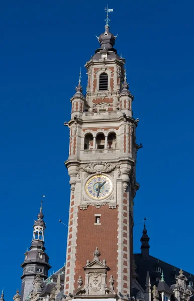 Toren van de chambre de commerce in lille — Stockfoto