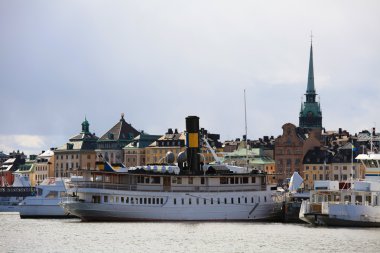 Stockholm (Klara kilise sağdaki görüntüleyin)
