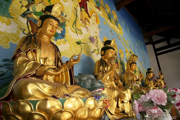 Золотые Буддийские Статуи Китайском Храме Сучжоу — стоковое фото