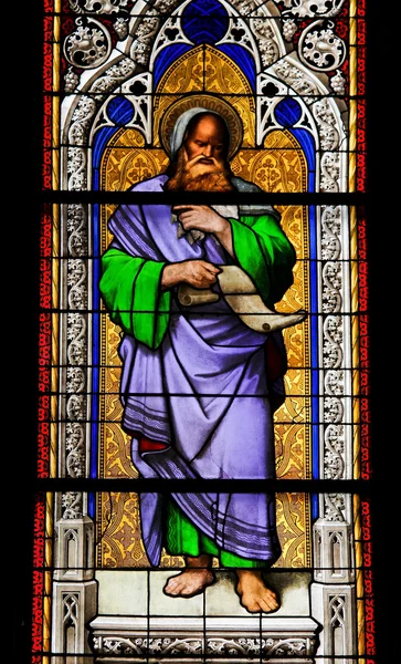 教堂的窗户中的 Dom 描绘先知以赛亚 — 图库照片