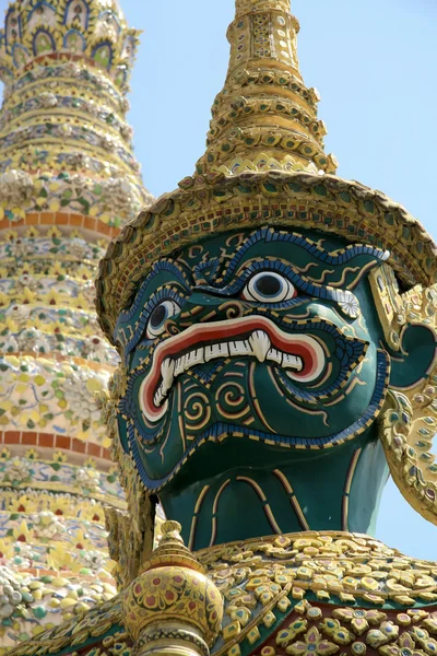 Άγαλμα στο μεγάλο παλάτι στην Μπανγκόκ, Ταϊλάνδη — Φωτογραφία Αρχείου