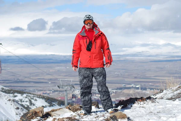 Snowboardista vysoko v horách není jistý sám — Stock fotografie
