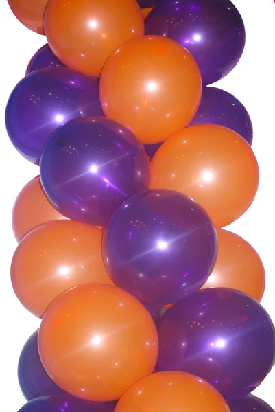 橙色和紫罗兰色气球 — 图库照片