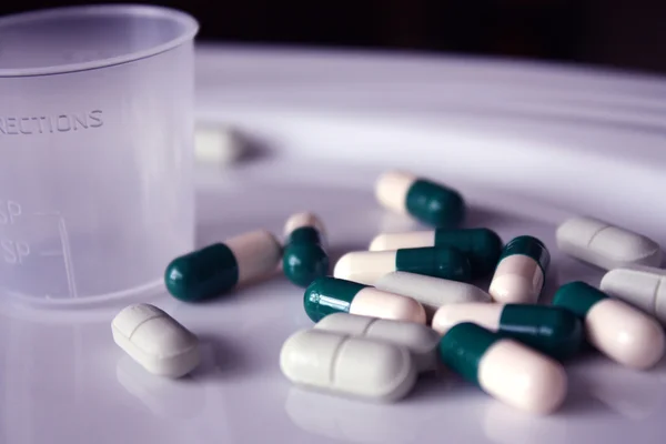 Таблетки, лекарства — стоковое фото