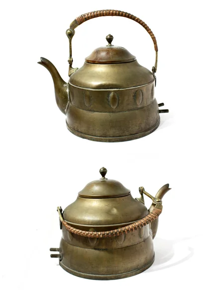 Antike Teekanne Aus Messing Isoliert Auf Weiß — Stockfoto