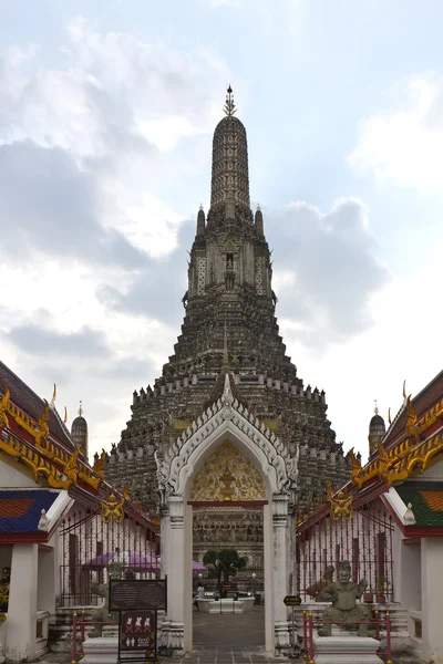 Fantastische pagode in bangkok, thailand — Stockfoto