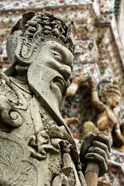 Escultura de estilo chino en templo tailandés —  Fotos de Stock