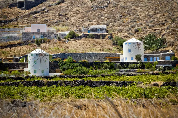 Väderkvarn på santorini, Grekland — Stockfoto