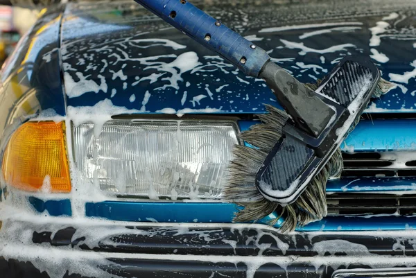Уборка автомобиля — стоковое фото