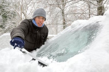 Arabadan kar kaldırma