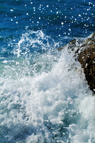 stock image Wave on rocks