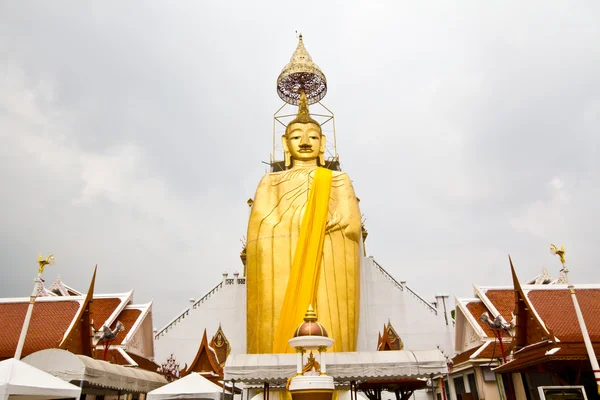 Stehendes großes Buddha-Bild — Stockfoto