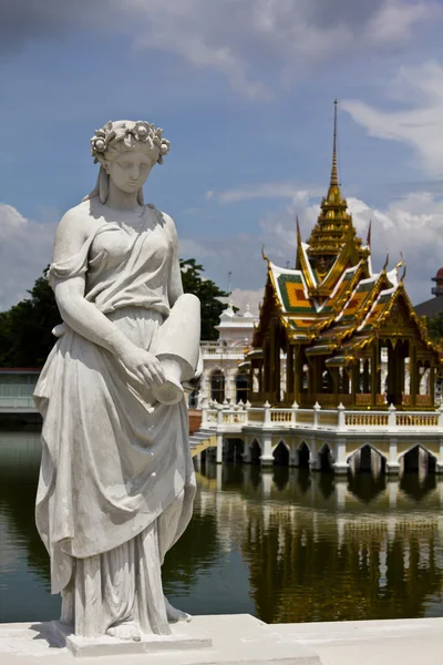Bang pa yılında Sarayı heykelin ayutthaya, Tayland — Stok fotoğraf