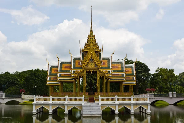 Bang Pa-In Palace Aisawan Thipya-Art Ayutthaya Tailandia — Foto de Stock