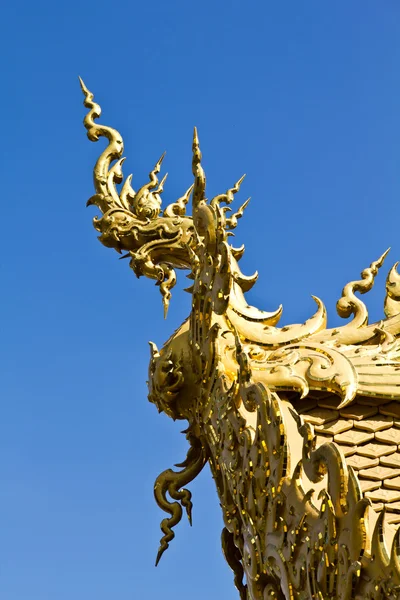 Elemento da arte tailandesa retirado de Wat Rong Khun, província de Chiang Rai — Fotografia de Stock