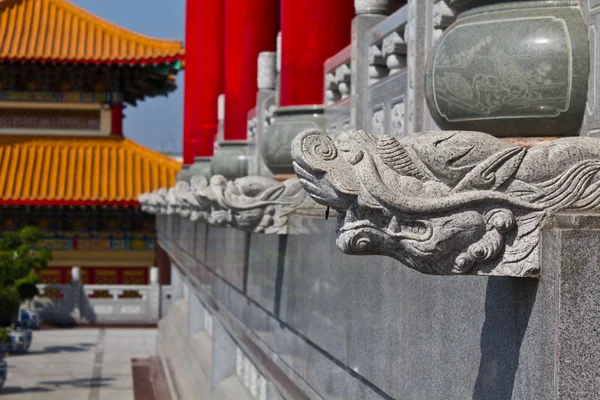 Cabeça de estátua de dragão estilo chinês — Fotografia de Stock