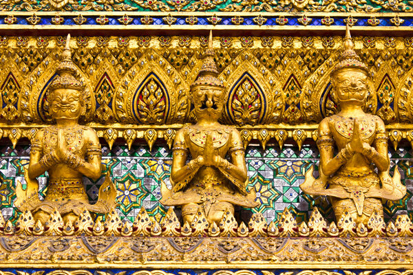 Штукатурка в стиле тайского искусства в Большом дворце Бангкок Таиланд
